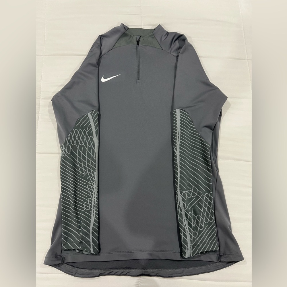 Nike Women's Dri-FIT Strike Drill Long Sleeve Shirt